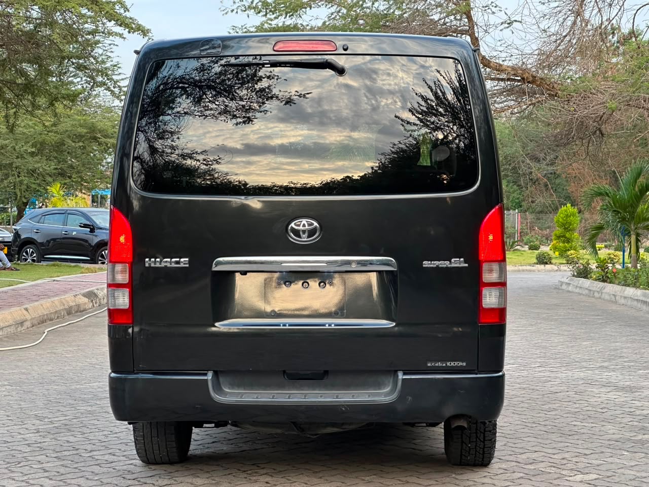 TOYOTA HIACE VAN LONG thumbnail 7